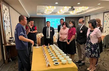 不斷挑戰自我與成長 不斷挑戰自我與成長